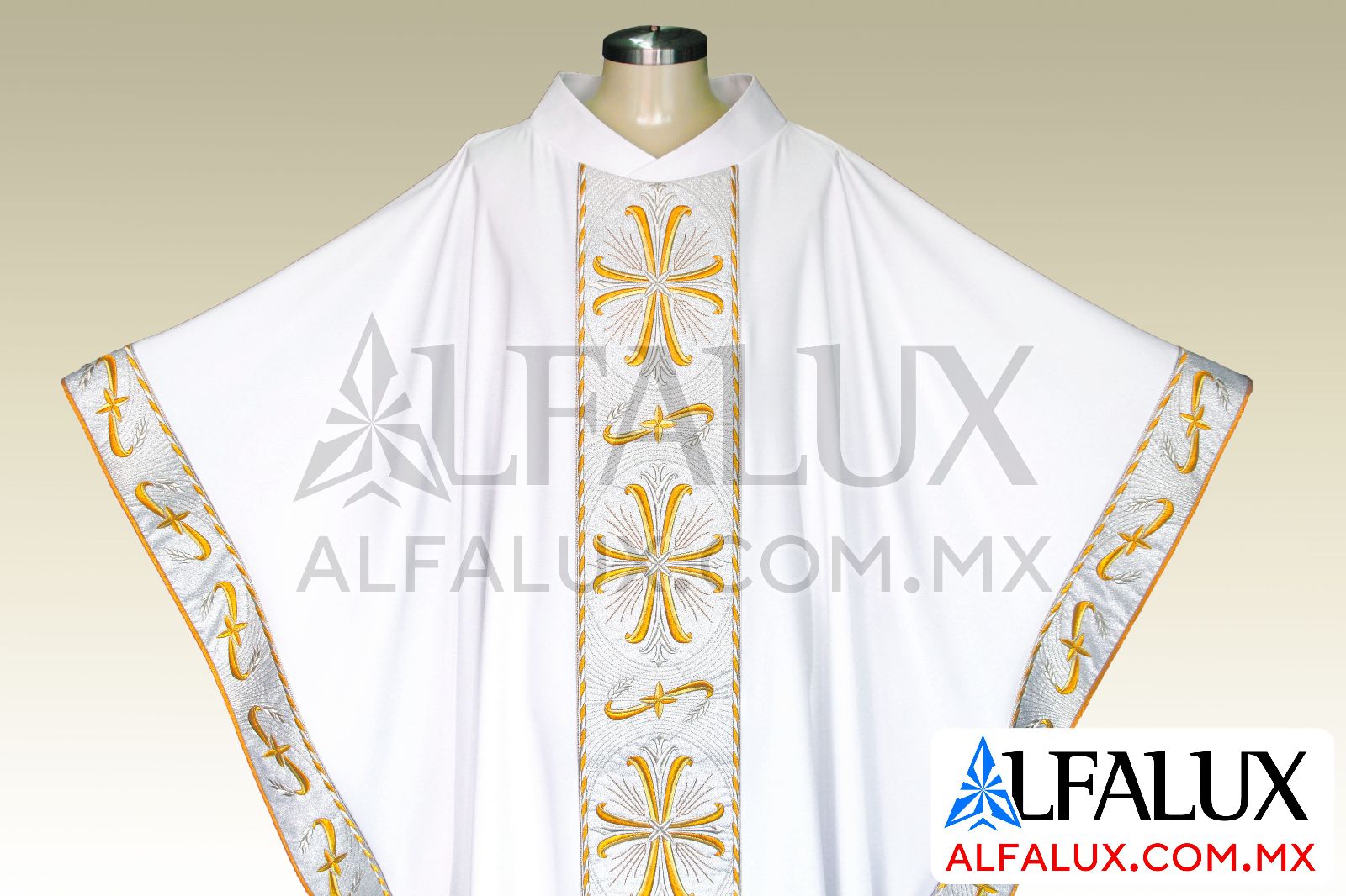 09 SAN ANTONIO Alfalux Casulla Laterales Blanco Plata Brocado 23